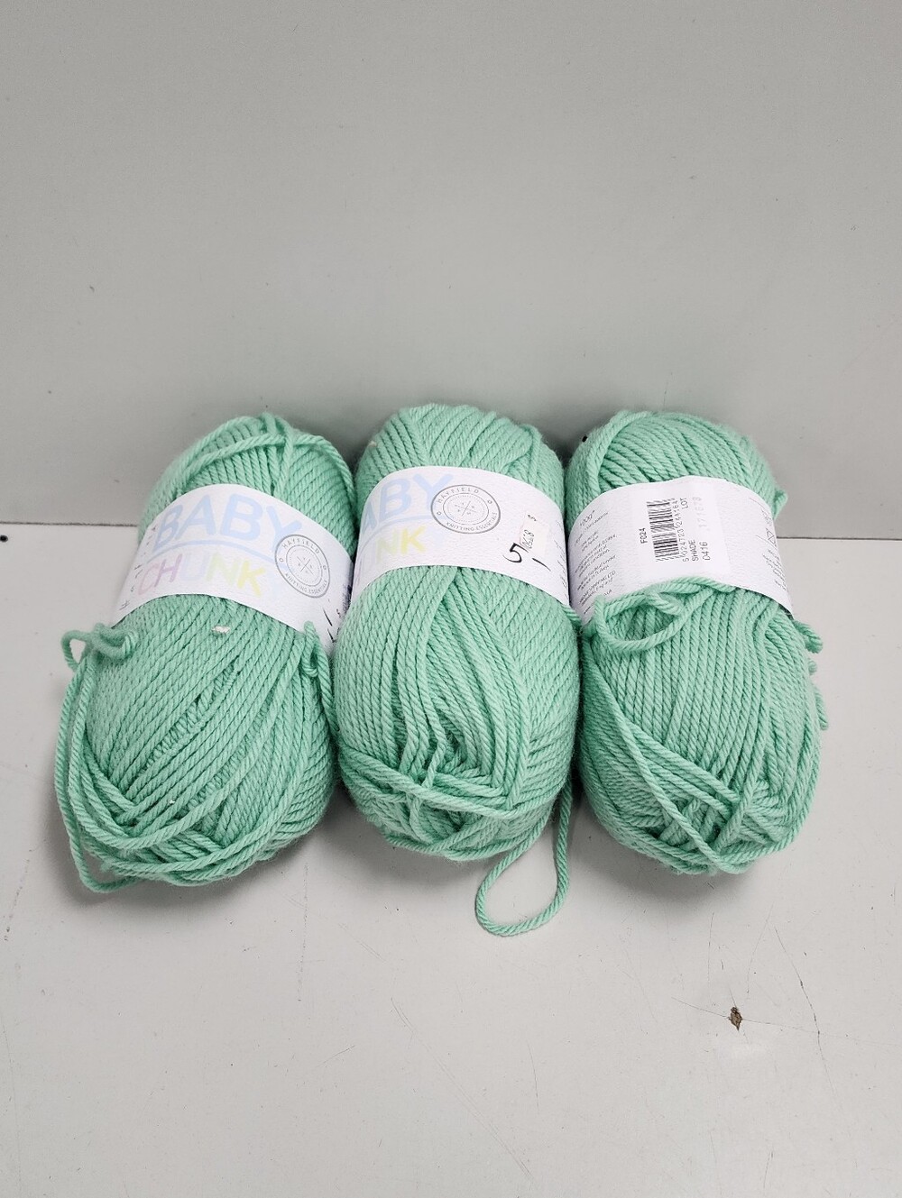 Yarn Lot - Picture 7 of 14